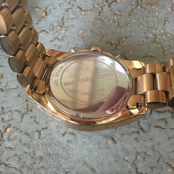 Michael Kors gold watch✨ - Picture 3 of 7